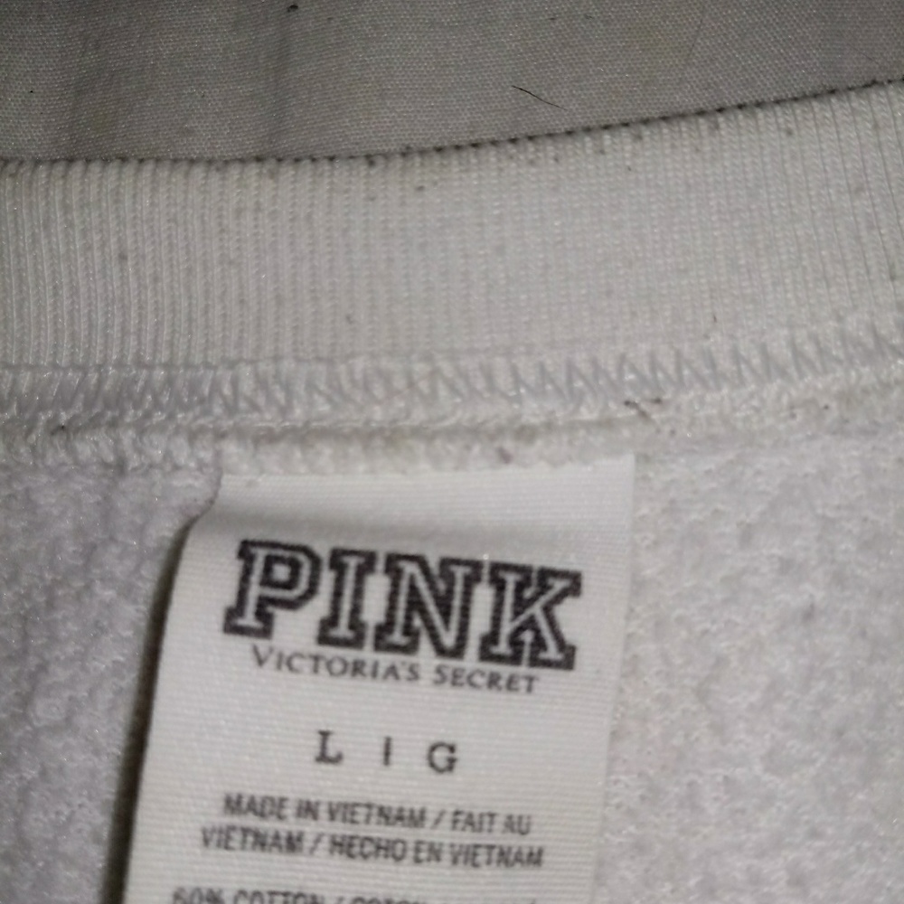 VS Pink - Picture 3 of 8